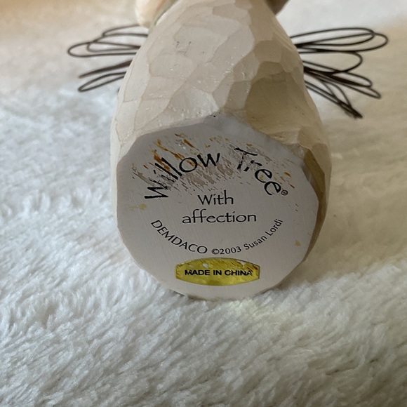 Willow tree with affection - Picture 3 of 3